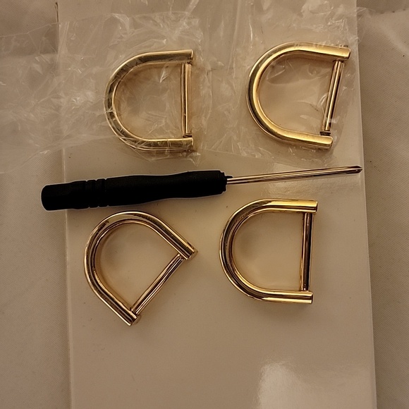 Purse or wallet D Rings w/screwdriver - Picture 4 of 5